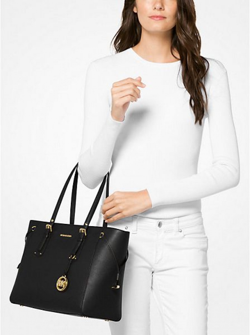 Bolsas Tote Michael Kors Voyager Medium Crossgrain Couro Pretas | 716432-NVZ